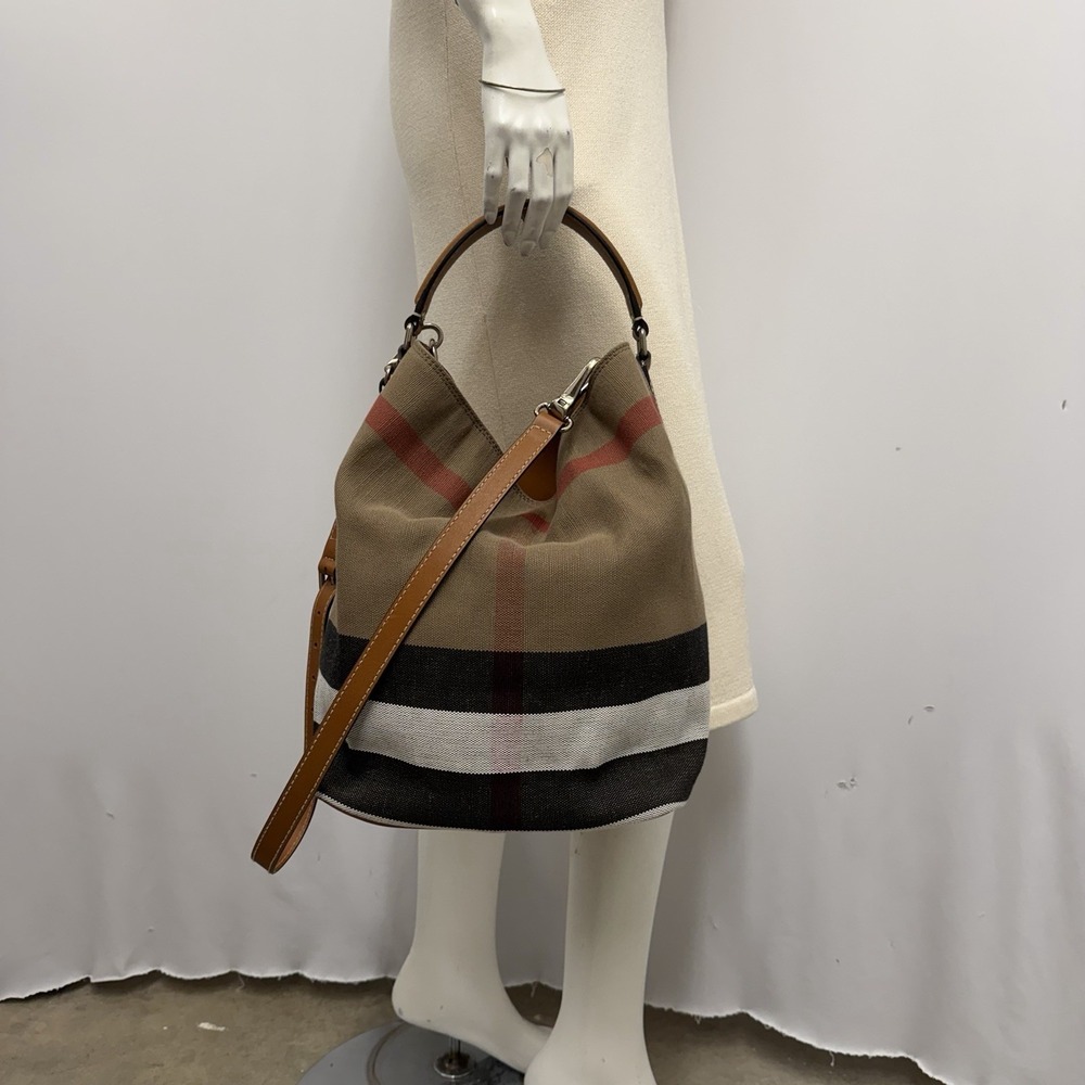 Burberry Medium Bucket Susanna Bag Purse Inner Pouch $695.00 Receipt Sleeper Bag - Picture 7 of 16